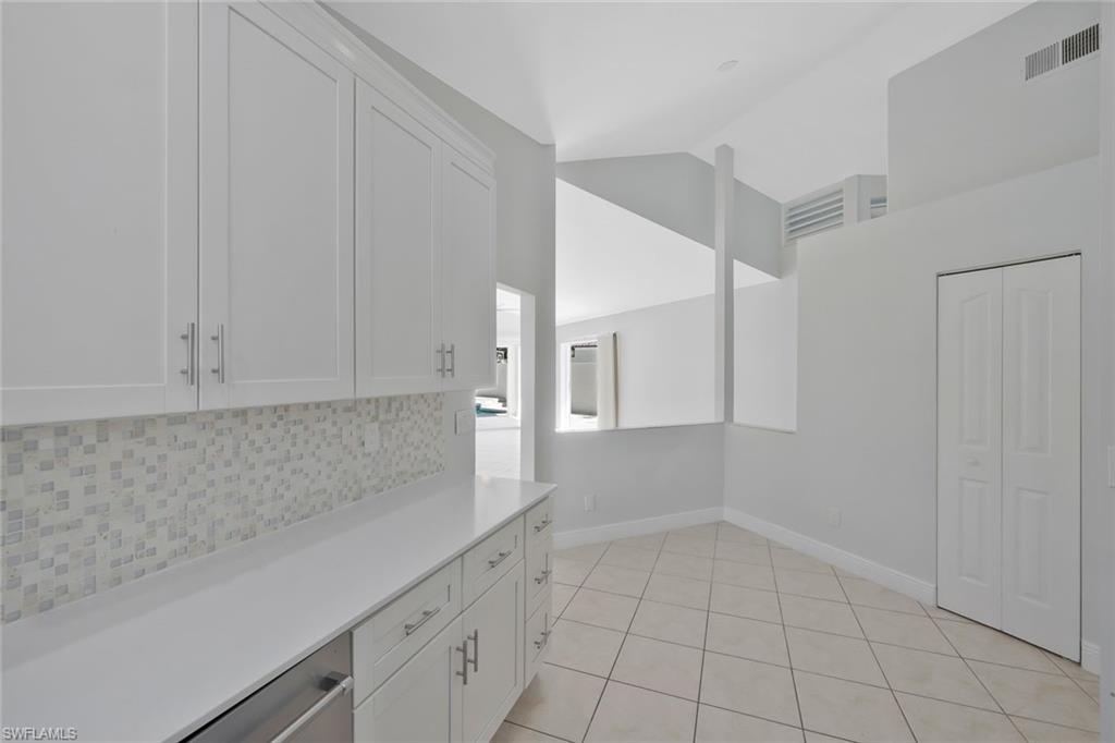 LONGSHORE LAKE - Residential