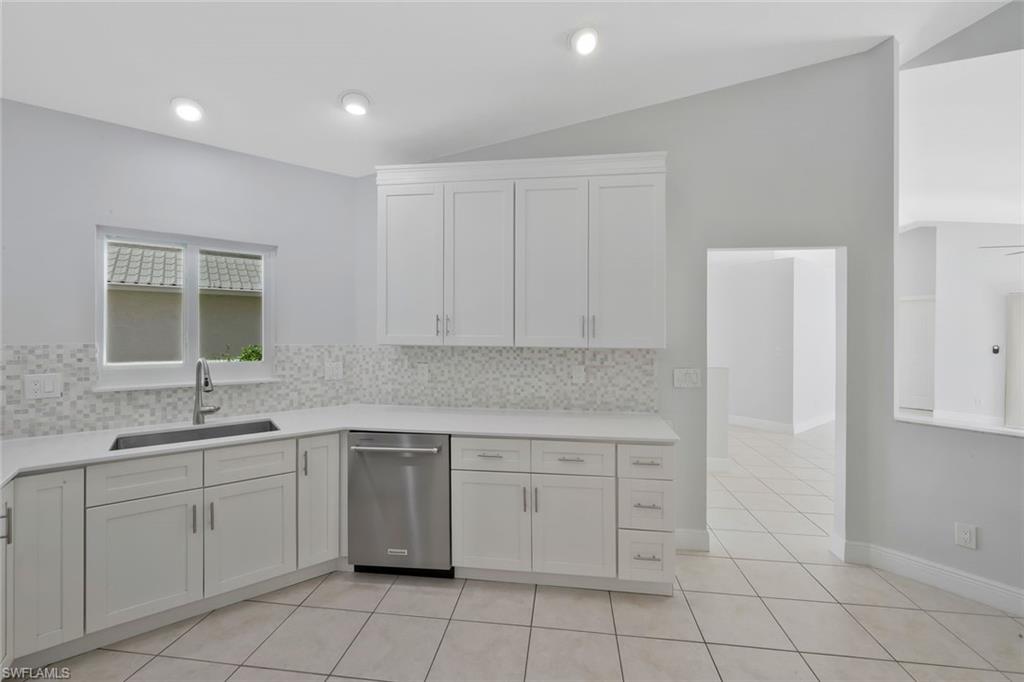 LONGSHORE LAKE - Residential