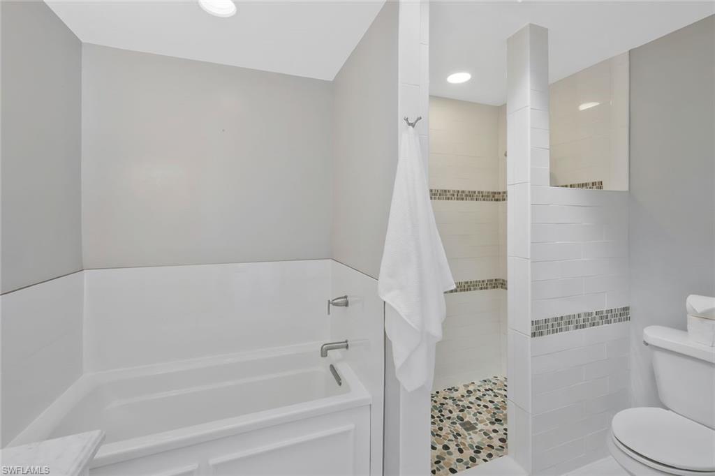 LONGSHORE LAKE - Residential