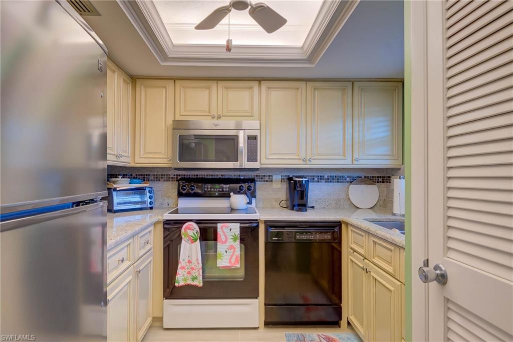 RIVIERA GOLF ESTATES - Residential
