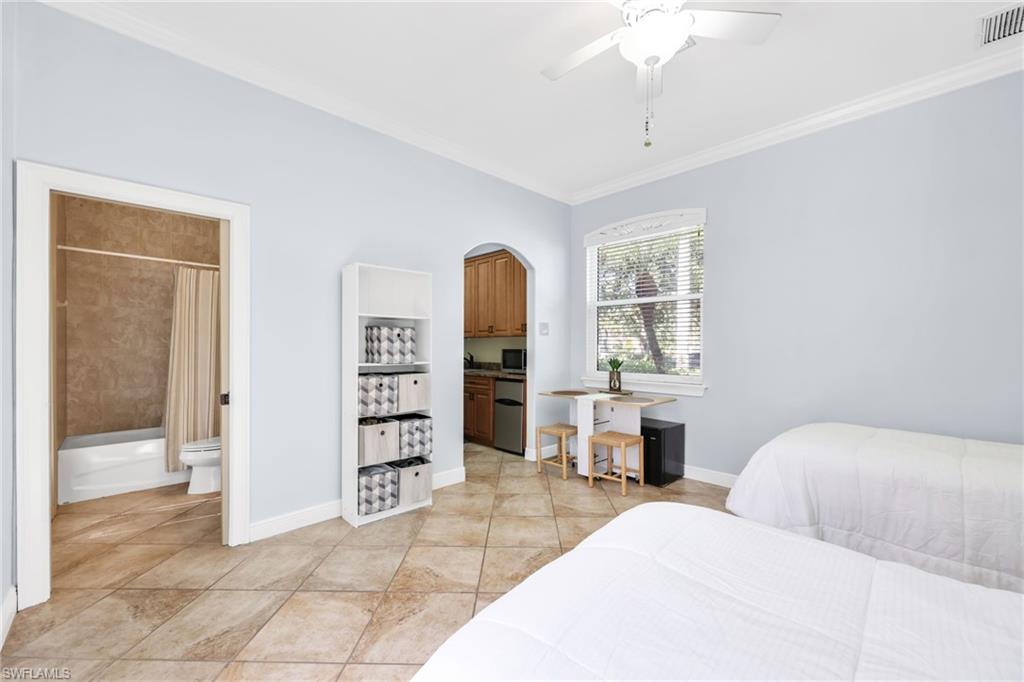 WILSHIRE LAKES - Residential