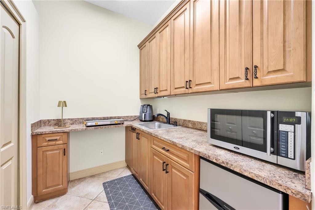 WILSHIRE LAKES - Residential