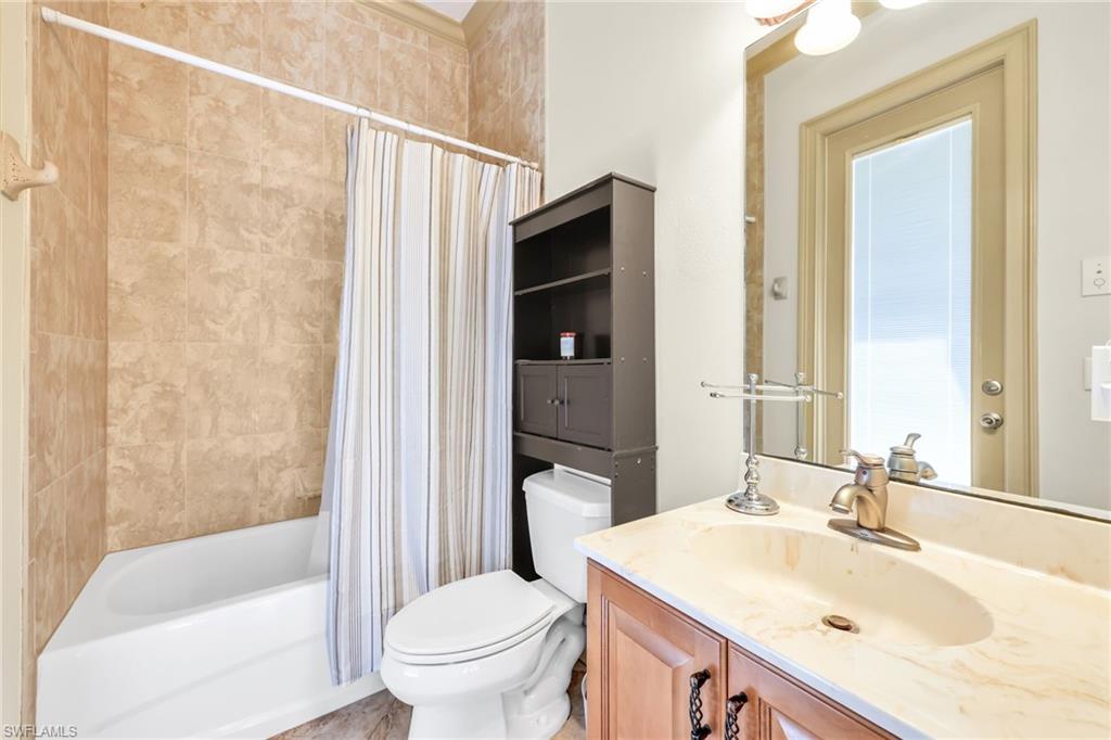 WILSHIRE LAKES - Residential