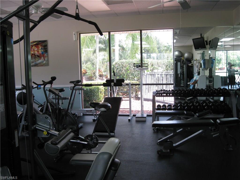 COUNTRY MANOR - Residential