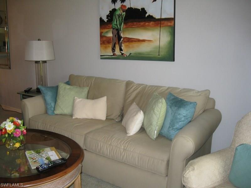 COUNTRY MANOR - Residential