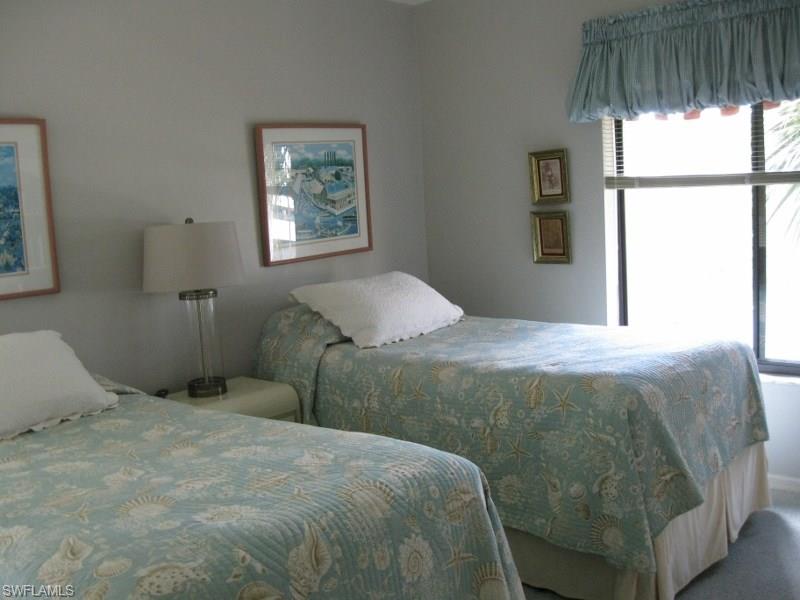 COUNTRY MANOR - Residential