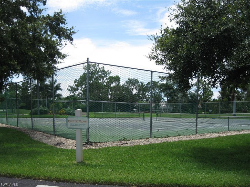 COUNTRY MANOR - Residential