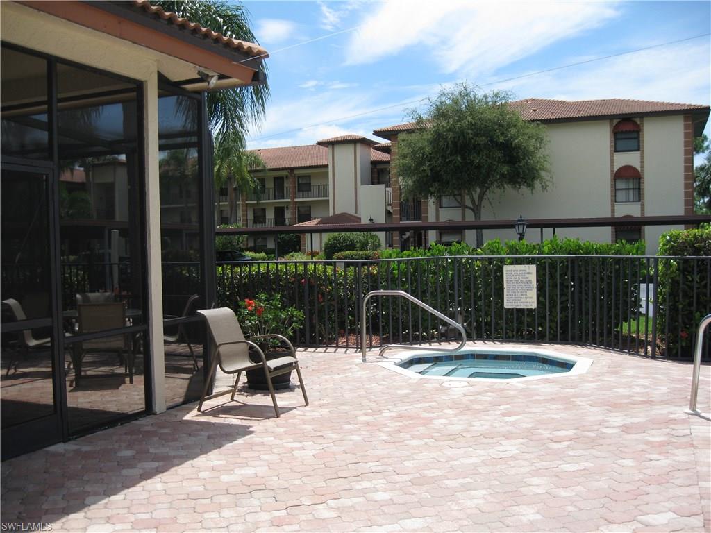 COUNTRY MANOR - Residential