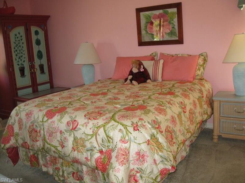 COUNTRY MANOR - Residential