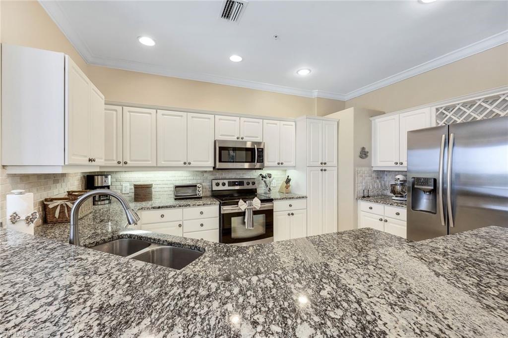 SUTTON WALK - Residential Lease