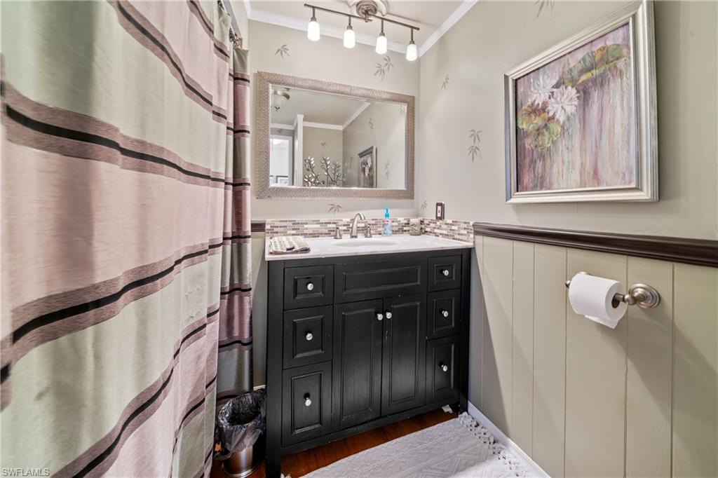 SIX LAKES COUNTRY CLUB - Residential