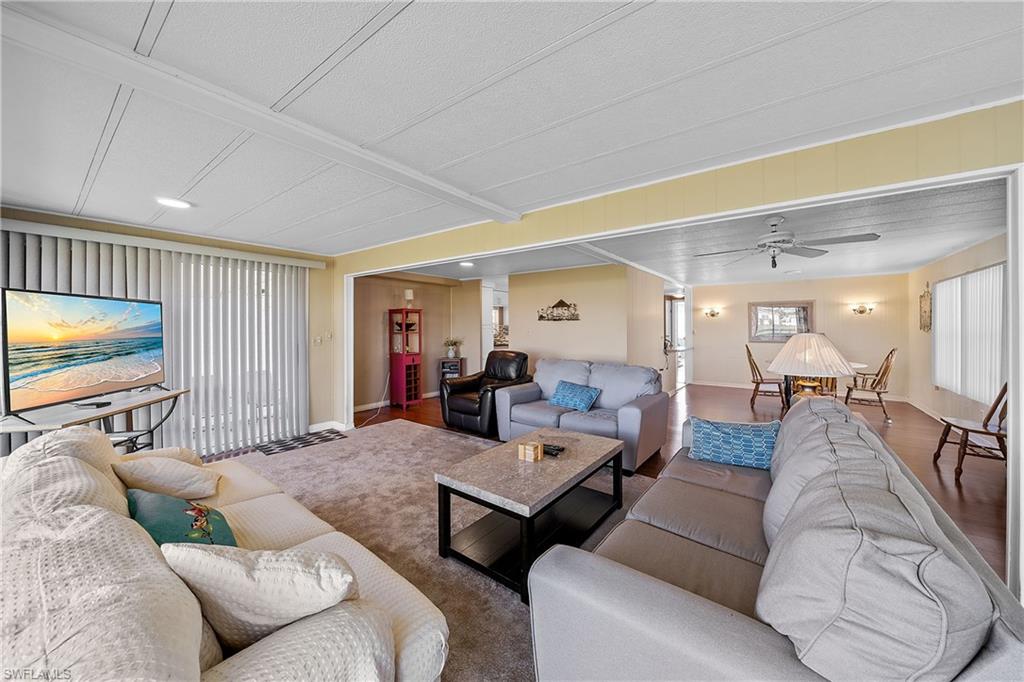 SIX LAKES COUNTRY CLUB - Residential