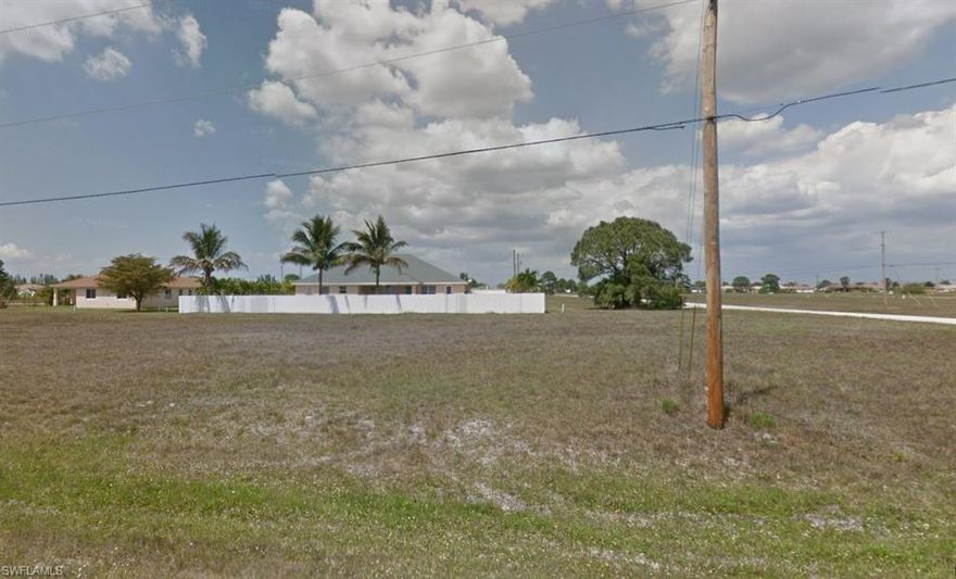 Looking to build your dream home? This is your opportunity to build your dream home in one of the most popular neighborhoods in Cape coral.  Plenty of room for your dream home. Conveniently located close to shopping, schools, restaurants, fishing, parks and more.  Don't let this one get away!