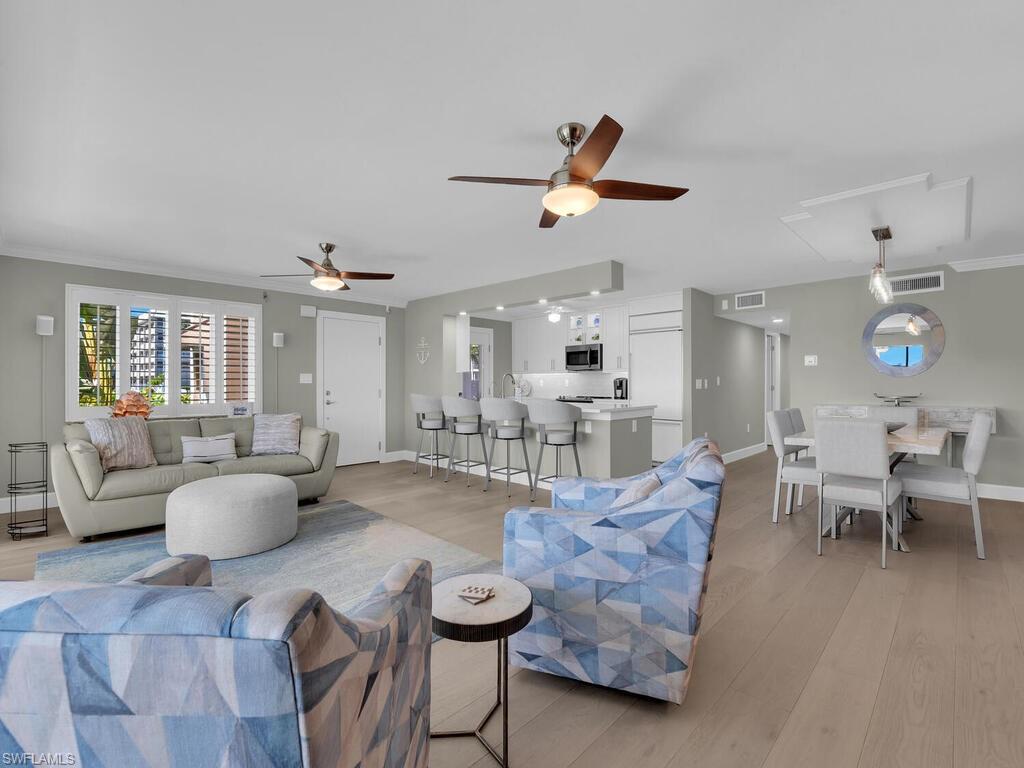 COMMODORE CLUB - Residential