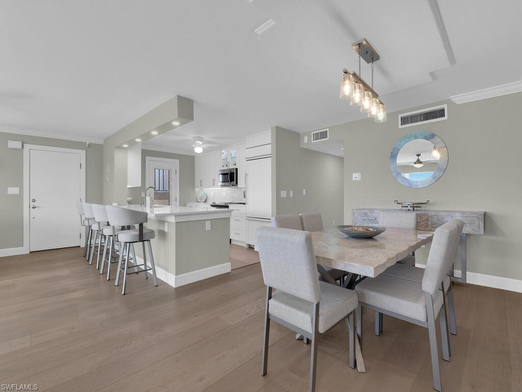 COMMODORE CLUB - Residential