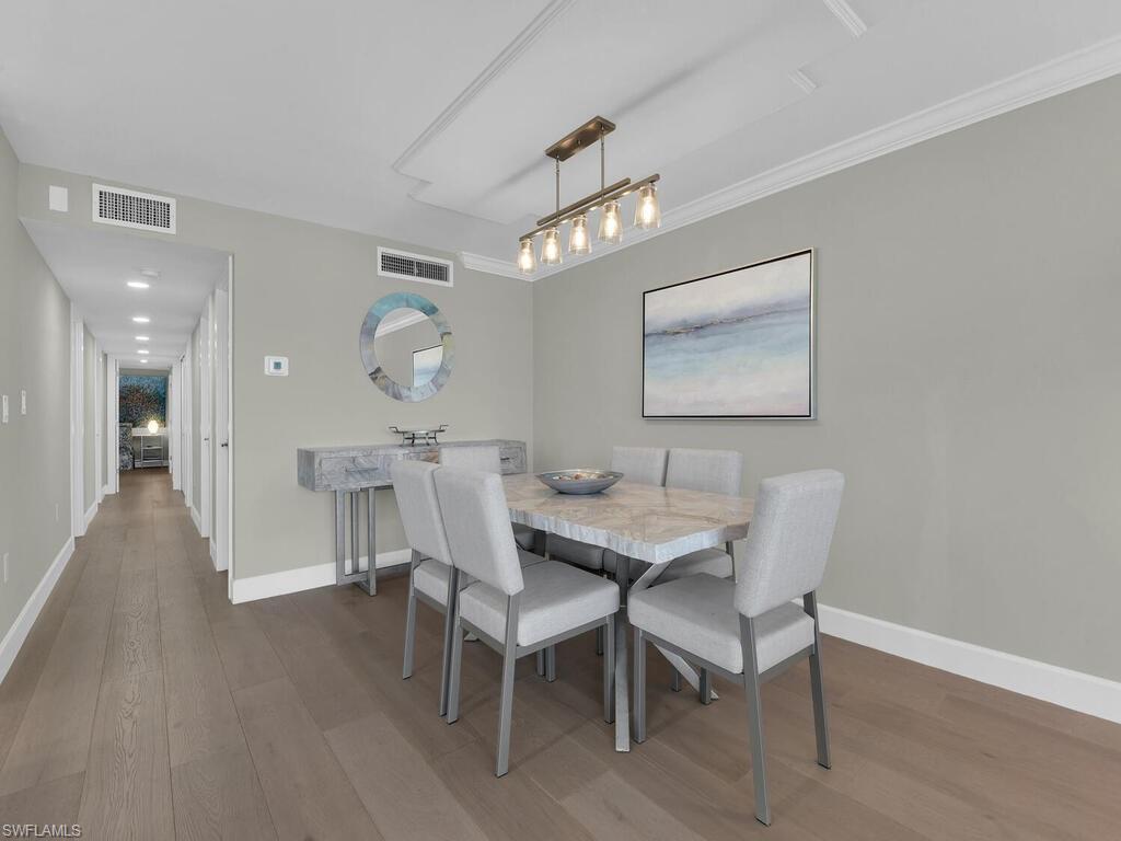 COMMODORE CLUB - Residential