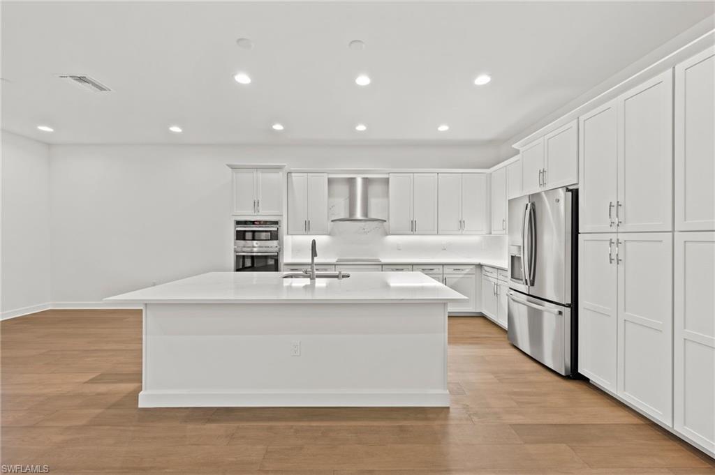 VALENCIA HARBOR - Residential