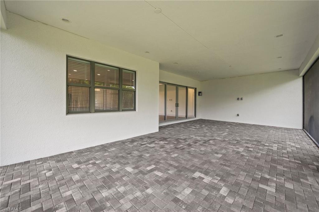 VALENCIA HARBOR - Residential