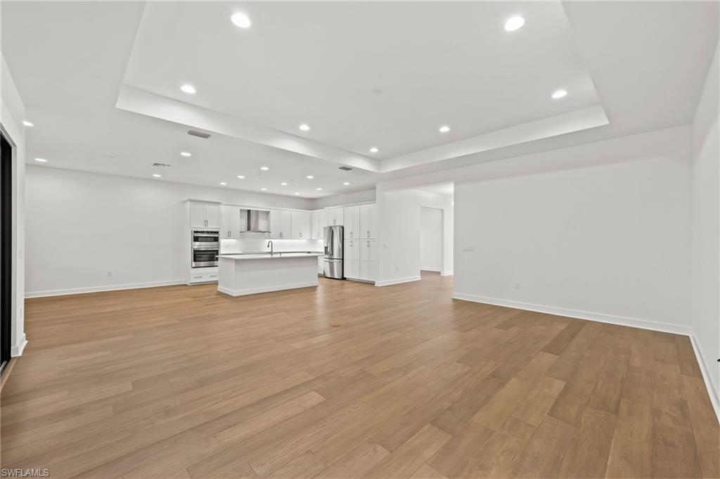 VALENCIA HARBOR - Residential