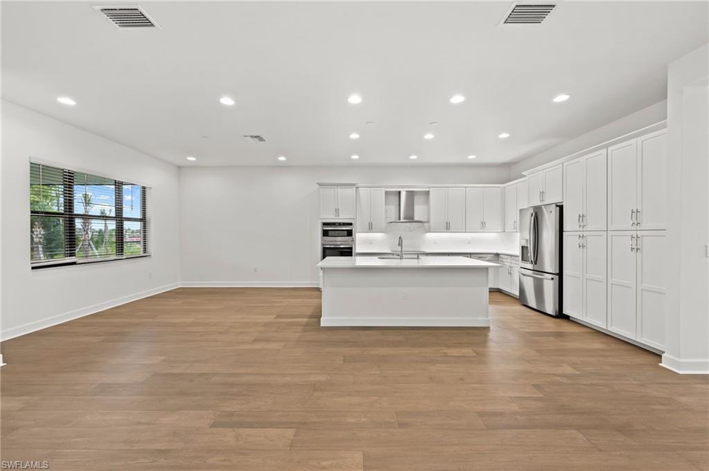 VALENCIA HARBOR - Residential