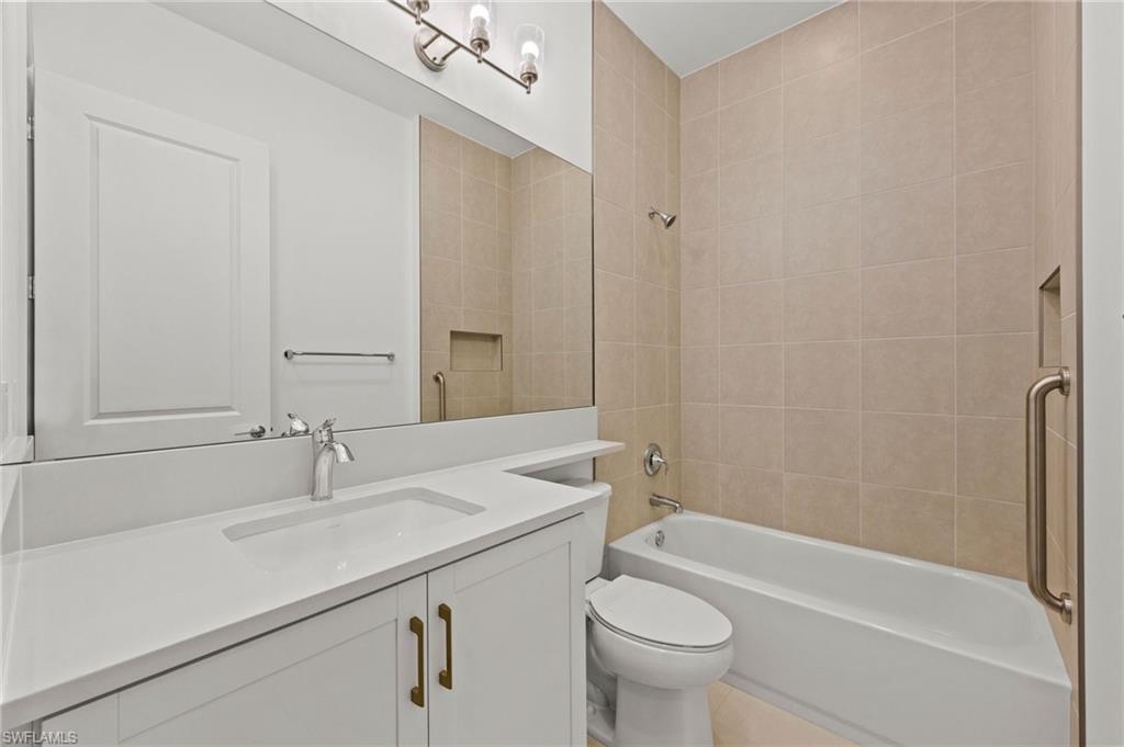 VALENCIA HARBOR - Residential