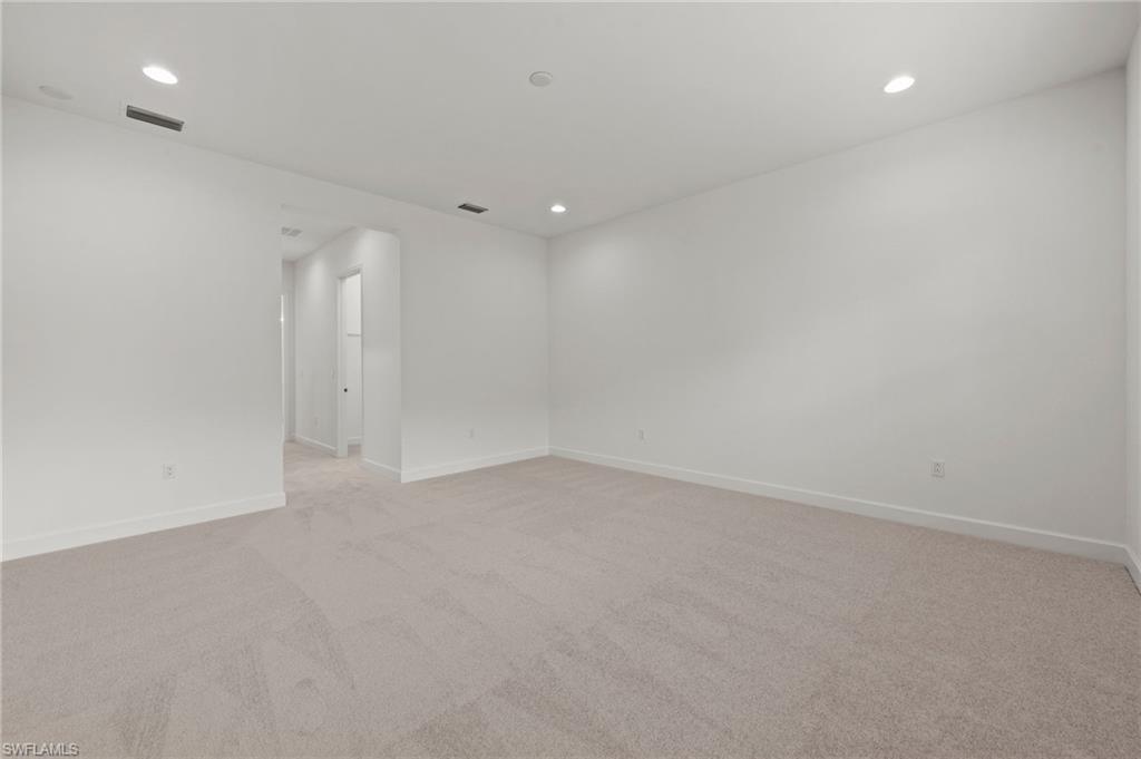 VALENCIA HARBOR - Residential