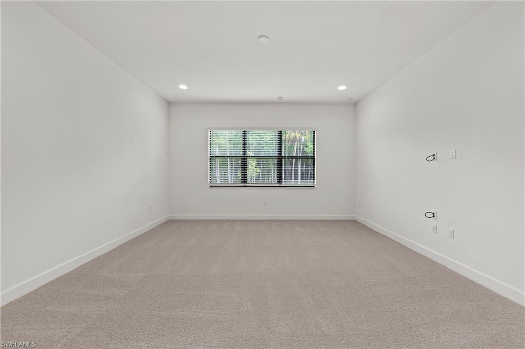 VALENCIA HARBOR - Residential