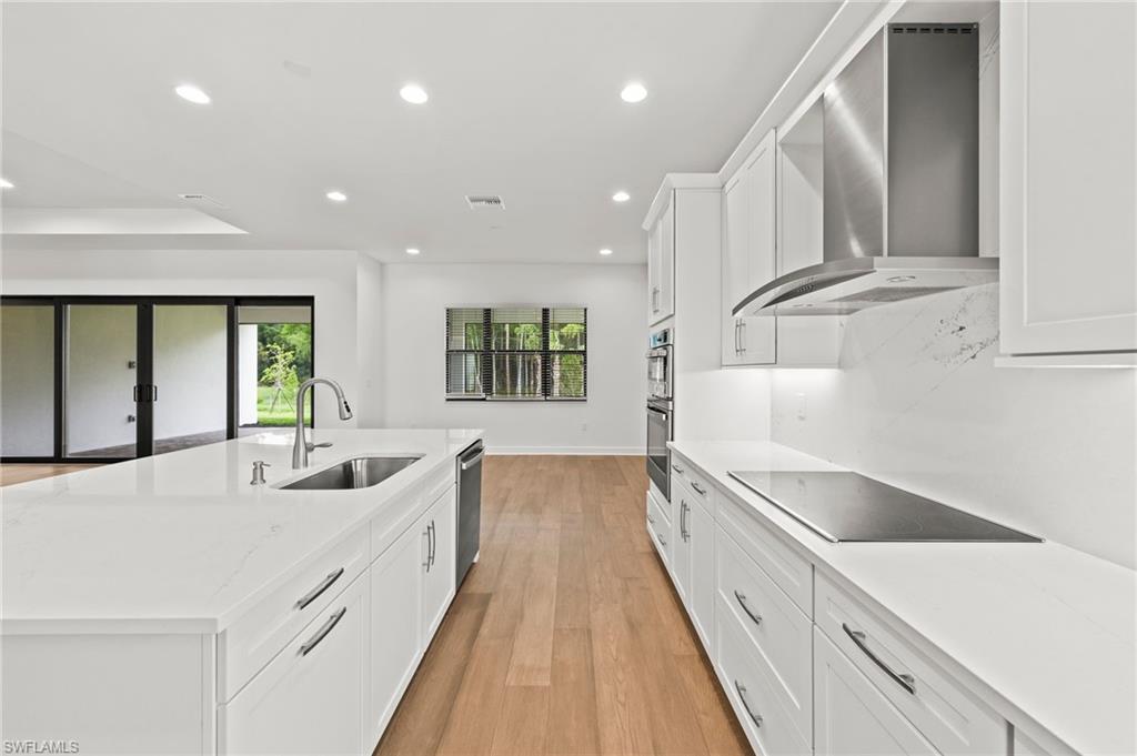 VALENCIA HARBOR - Residential