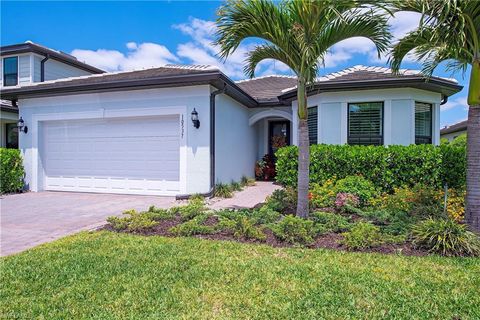 Photo of 10537 Ventana CT, NAPLES, FL 34120 (MLS # 226016077)