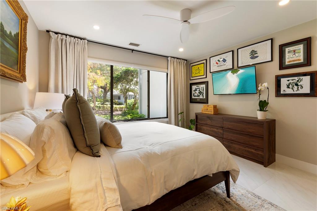 COURTSIDE COMMONS - Residential