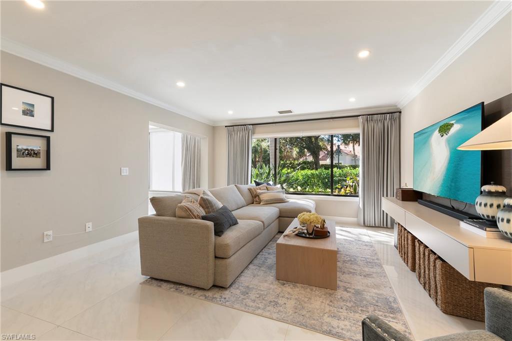 COURTSIDE COMMONS - Residential