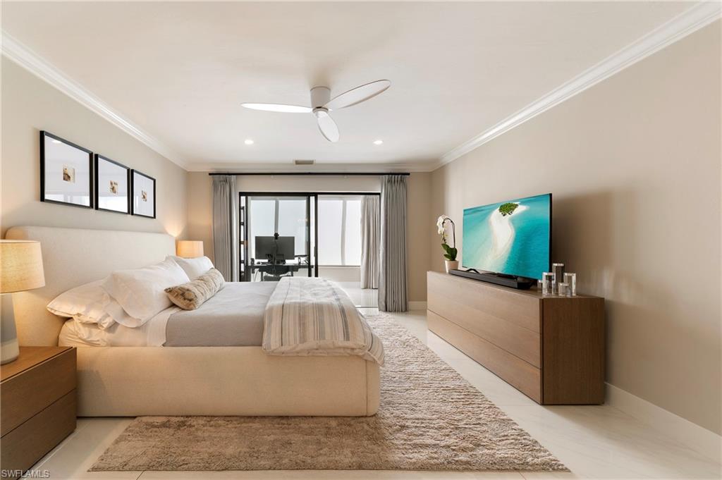 COURTSIDE COMMONS - Residential