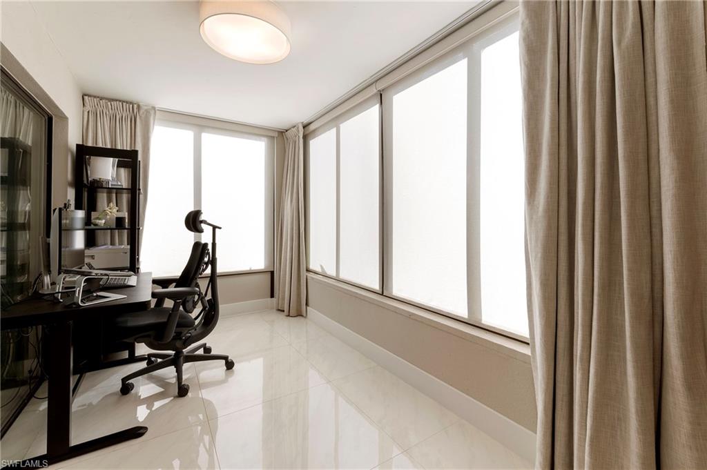 COURTSIDE COMMONS - Residential