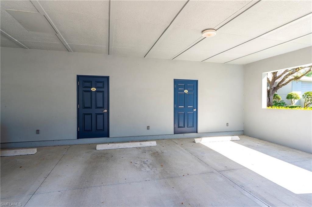 COURTSIDE COMMONS - Residential