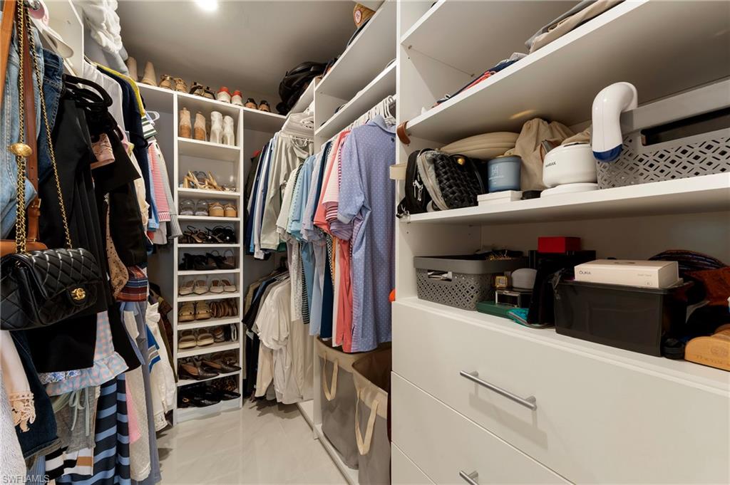 COURTSIDE COMMONS - Residential