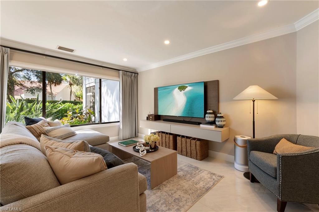 COURTSIDE COMMONS - Residential