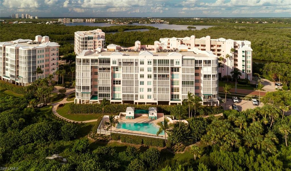 BAREFOOT BEACH CLUB - Residential