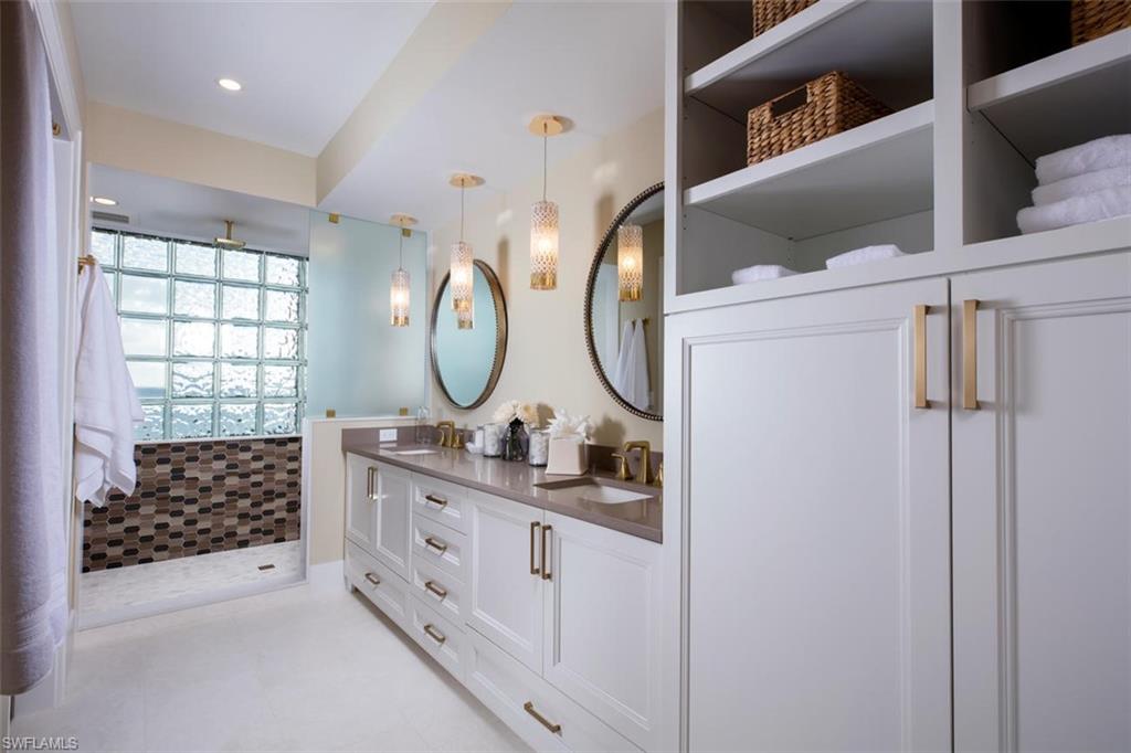 BAREFOOT BEACH CLUB - Residential