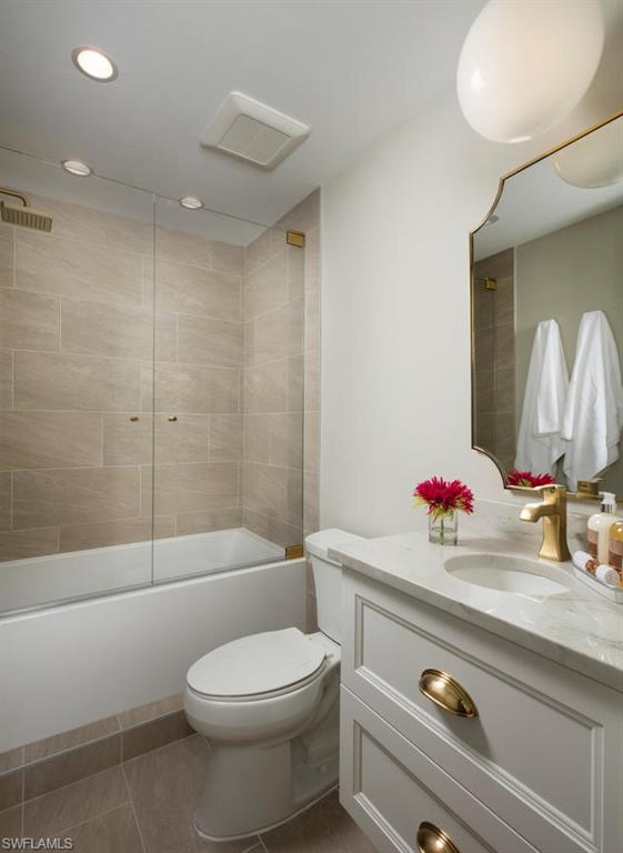 BAREFOOT BEACH CLUB - Residential