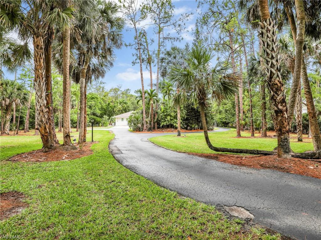 5810 Golden Oaks LN