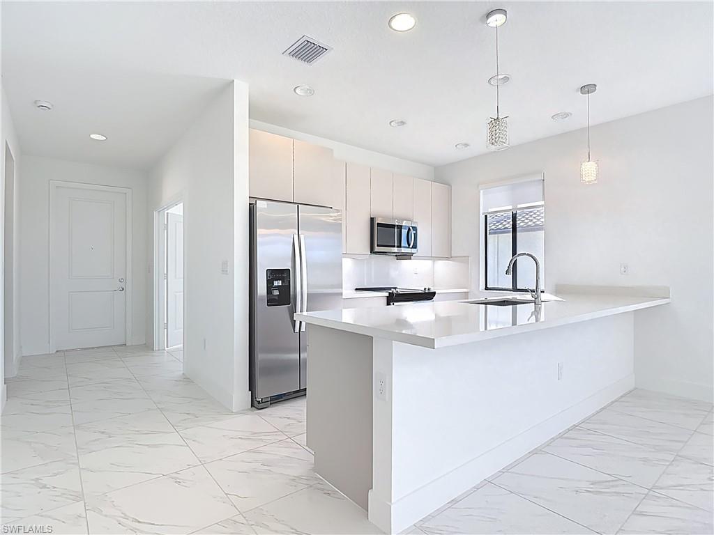 MAPLE RIDGE - Residential