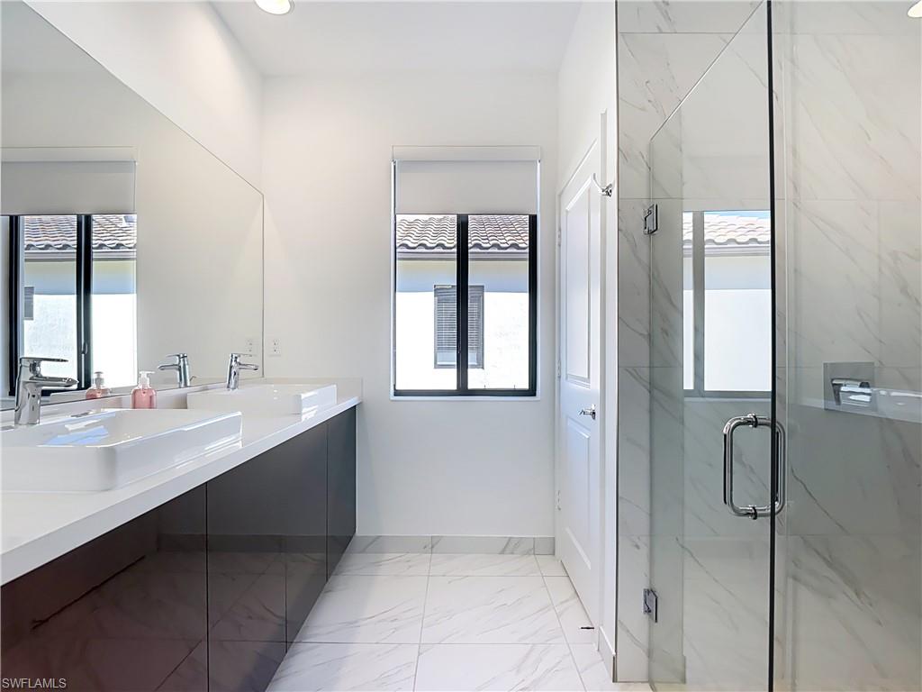 MAPLE RIDGE - Residential