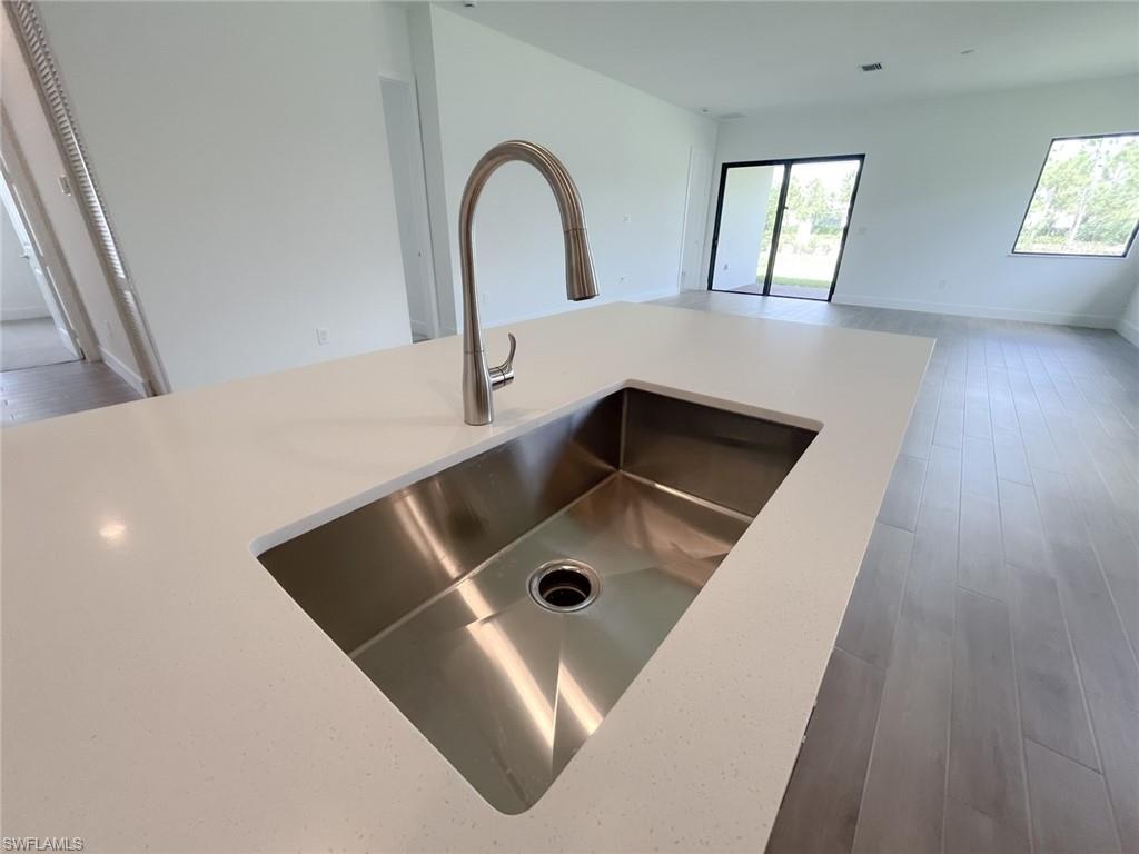 MAPLE RIDGE - Residential