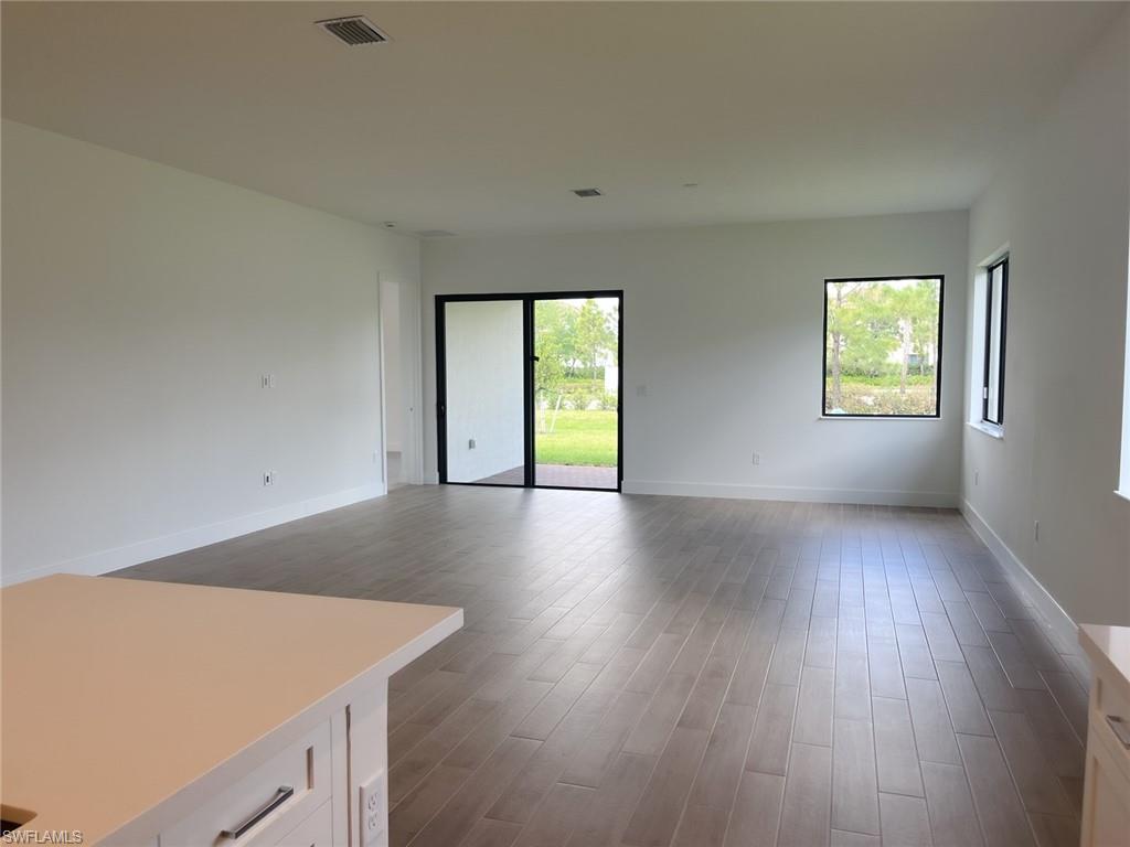 MAPLE RIDGE - Residential