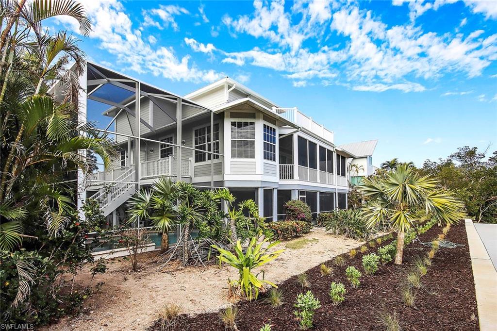 1656 Hibiscus DR