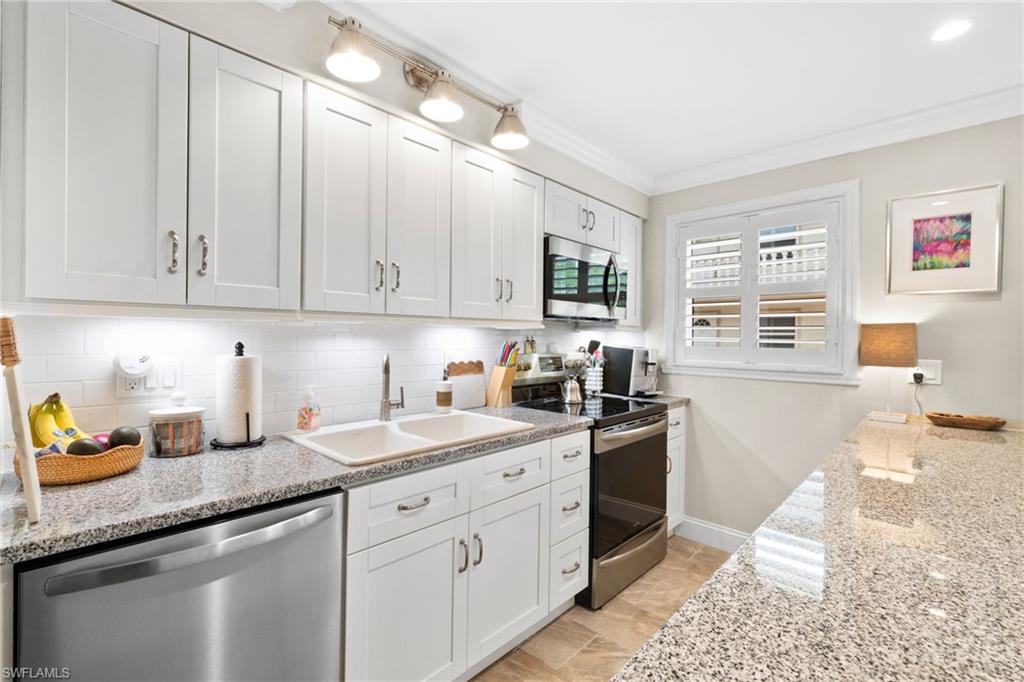 CASTLETON GARDENS - Residential