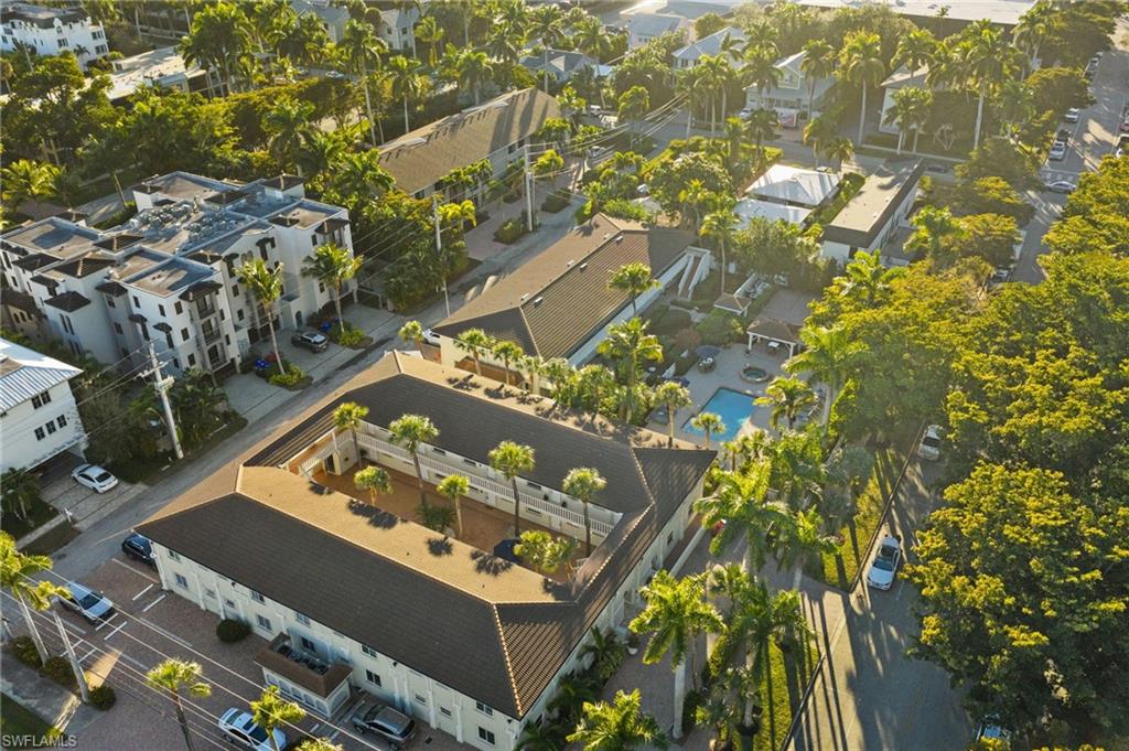 CASTLETON GARDENS - Residential