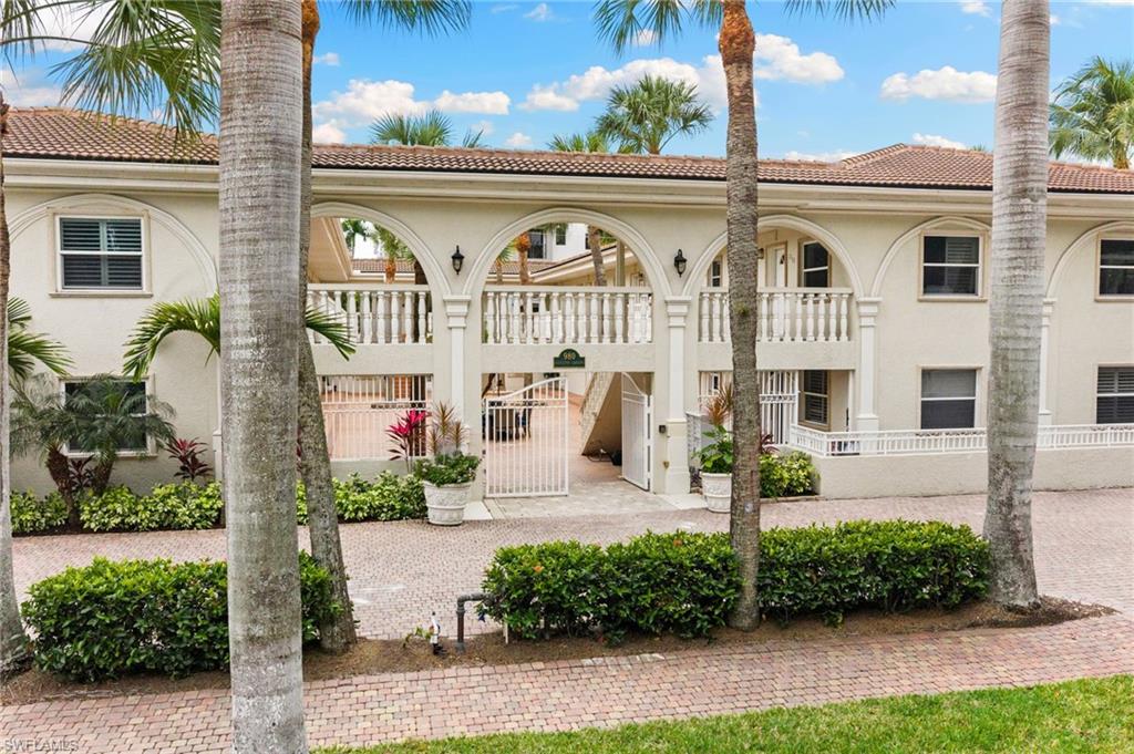 CASTLETON GARDENS - Residential