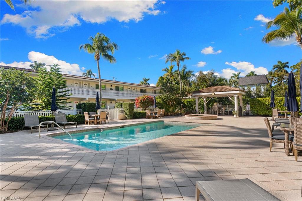 CASTLETON GARDENS - Residential