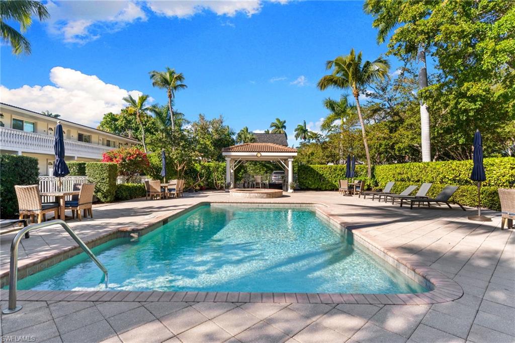 CASTLETON GARDENS - Residential